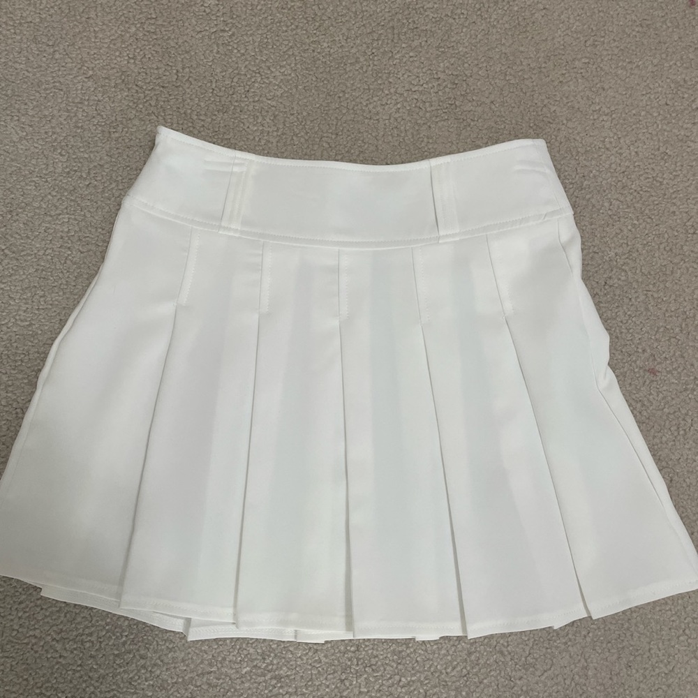 SHEIN Size medium tennis skirt. Great condition. Worn handful of times.